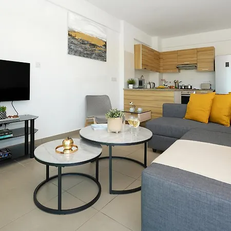 Victoria Apartment